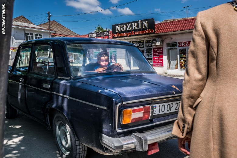 حب صمد أمام الزمن.. ما سبب هوس هذه البلاد بسيارات الحقبة السوفييتية إلى الآن؟ حب صمد أمام الزمن.. ما سبب هوس هذه البلاد بسيارات الحقبة السوفييتية إلى الآن؟