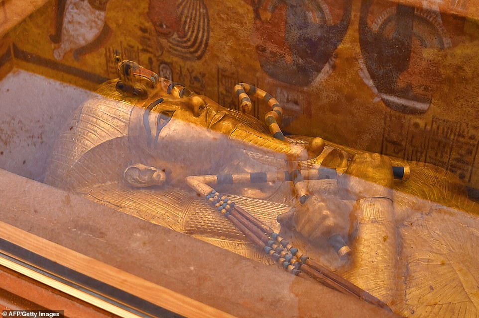 In 1907, Lord Carnarvon George Herbert asked English archaeologist and Egyptologist Howard Carter to supervise excavations in the Valley of the Kings