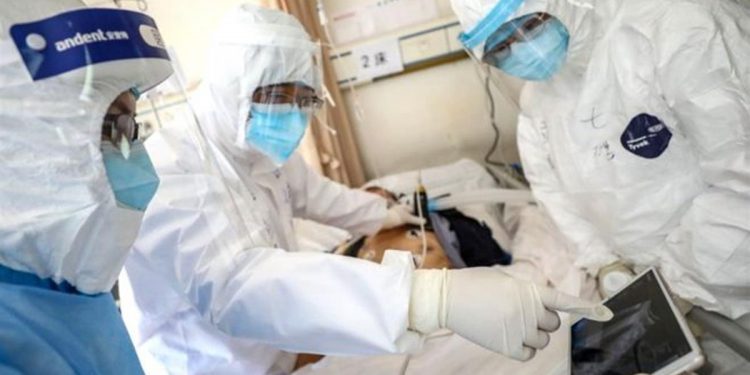 989889-1-750x375-2 أكبر دراسة عن كورونا ترجح أن المرضى والمسنين مهددون أكثر من غيرهم