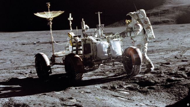 a173a238-b56d-431c-bc8c-65d219931c88_cx14_cy26_cw65_w650_r1_s العربة التي خصصت للتجول على القمر