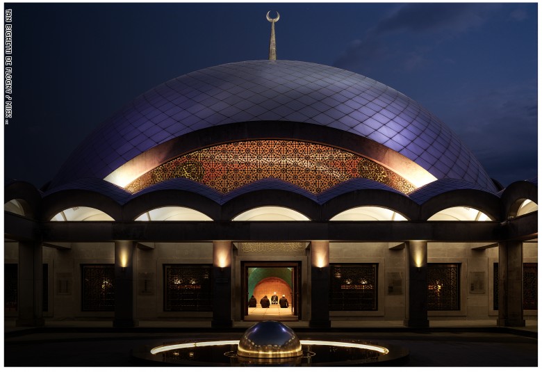 ليلة بنفسجية، مسجد الشاكرين، إسطنبول، تركيا، عام 2019 ليلة بنفسجية، مسجد الشاكرين، إسطنبول، تركيا، عام 2019