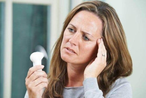 آلام المبيض خلال مرحلة انقطاع الطمث