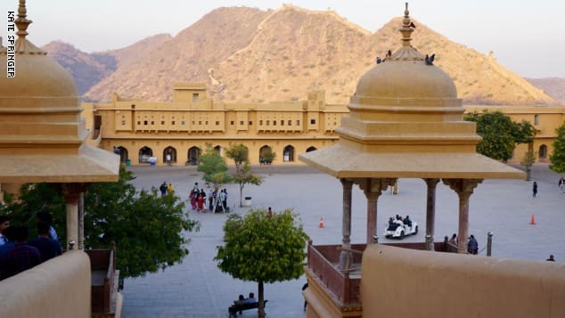 مدينة جايبور في الهند.. جمال معماري وسط الجبال مدينة جايبور في الهند.. جمال معماري وسط الجبال