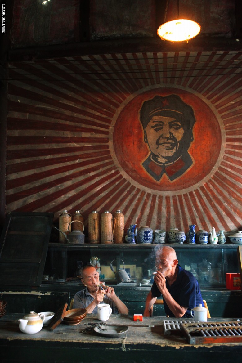 بدايته صدفة.. قابل الذي وثق تقاليد القبائل بأكثر من 30 دولة بدايته صدفة.. قابل الذي وثق تقاليد القبائل بأكثر من 30 دولة