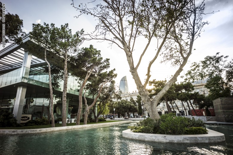 بقنواتها المائية الزمردية.. استكشف “البندقية الصغيرة” العائمة بأذربيجان بقنواتها المائية الزمردية.. استكشف “البندقية الصغيرة” العائمة بأذربيجان