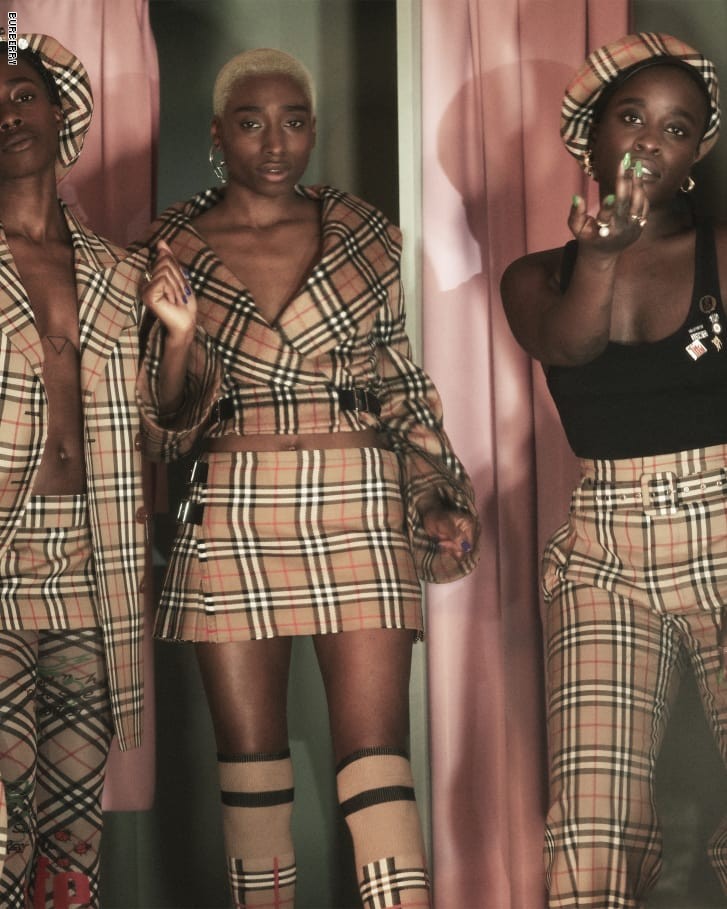 آلة لصناعة القهوة وكرسي على شكل حيوان منقر.. إليك أثمن 5 تصاميم لعام 2018 آلة لصناعة القهوة وكرسي على شكل حيوان منقر.. إليك أثمن 5 تصاميم لعام 2018