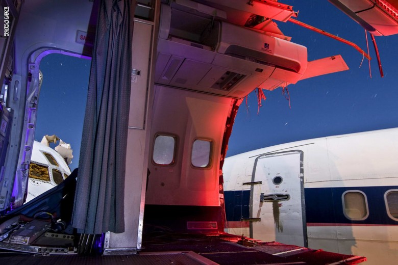 بعدسة هذا المصور.. ألقي نظرة داخل "مقابر" الطائرات المهجورة بعدسة هذا المصور.. ألقي نظرة داخل "مقابر" الطائرات المهجورة