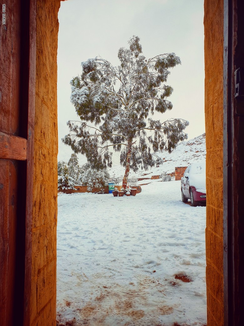 الثلوج تزين دير سانت كاترين بمصر.. ومصور يوثق المشهد الساحر الثلوج تزين دير سانت كاترين بمصر.. ومصور يوثق المشهد الساحر