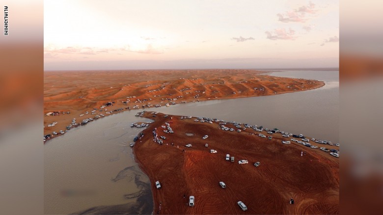 screen20shot202018-11-2620at2011 Ù
Ù ØµØØ±Ø§Ø¡ ÙØ§ØÙØ© Ø¥Ù٠بØÙرات ÙØ¬Ø²Ø± ØµØºÙØ±Ø© ÙÙ Ø§ÙØ³Ø¹ÙØ¯ÙØ©.. Ø¥ÙÙÙ Ø§ÙØµÙر