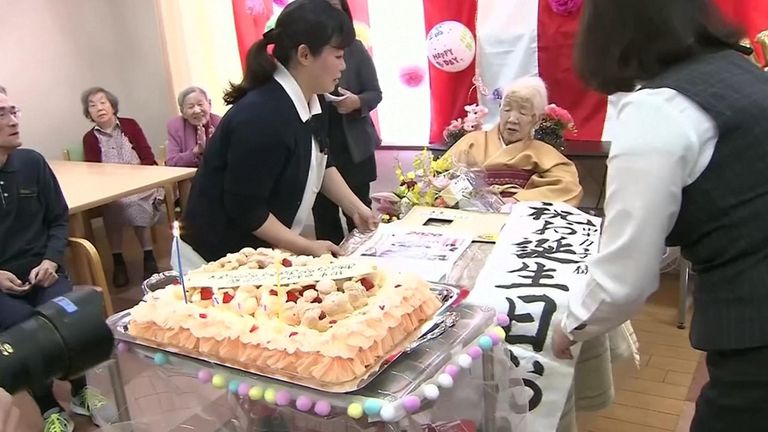 skynews-kane-tanaka_4883874 Ms Tanaka had a cake fit for the occasion as she marked her 117th birthday
