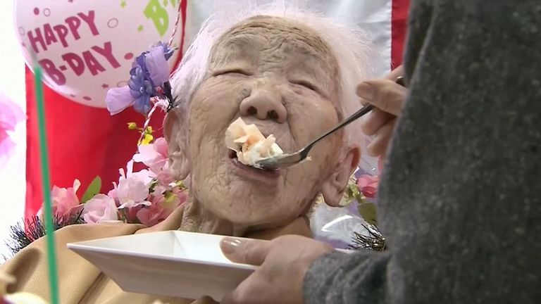 skynews-kane-tanaka_4883876 Ms Tanaka enjoys a mouthtful of birthday cake