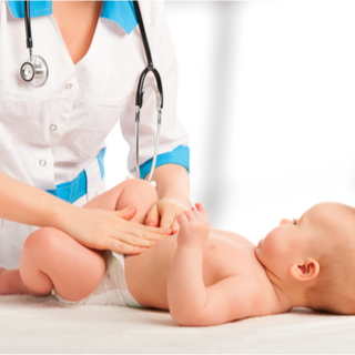 طرق تشخيص أعراض الفتق السري عند الرضع طرق تشخيص أعراض الفتق السري عند الرضع