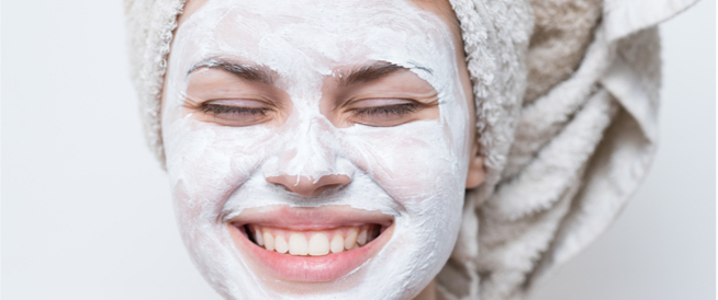 ماسك للبشرة الحساسة: 3 وصفات متنوعة