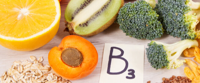 tbl_articles_article_25296_81426d63016-cb27-40f1-a20f-c6053f8d878c ما هي أهمية فيتامين B3 للبشرة؟