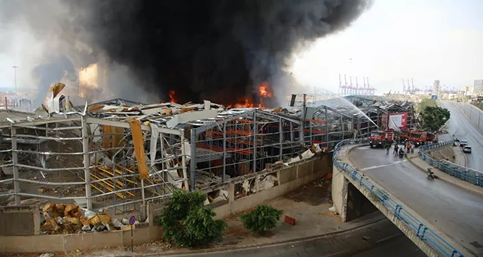 اندلاع حريق كبير في مرفأ بيروت، لبنان 10 سبتمبر 2020 اندلاع حريق كبير في مرفأ بيروت، لبنان 10 سبتمبر 2020