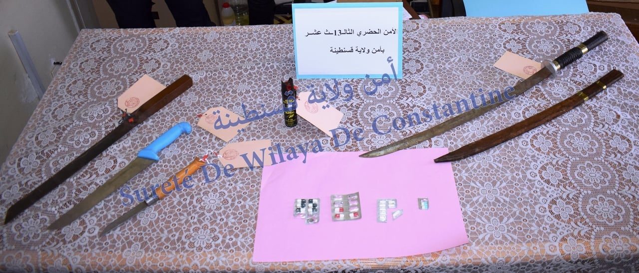 4-1500x9999-c قسنطينة: حجز أسلحة بيضاء ومؤثرات عقلية بباب القنطرة