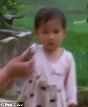 After running out of money, Mr Zhang decided to prepare for the girl's death