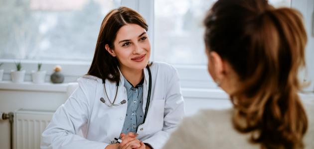 عملية ربط عنق الرحم: أسباب الإجراء، النتائج، والأعراض الجانبية