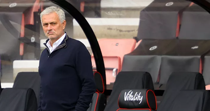 البرتغالي جوزيه مورينيو المدير الفني لفريق توتنهام الإنجليزي البرتغالي جوزيه مورينيو المدير الفني لفريق توتنهام الإنجليزي