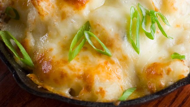 طريقة كرات البطاطس بالدجاج والكريمه طريقة كرات البطاطس بالدجاج والكريمه