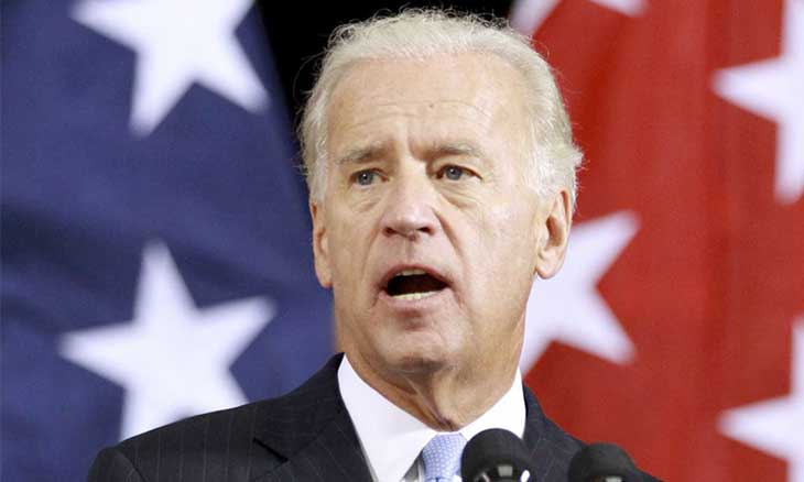 بايدن يحذّر من “قوى ظلامية” تبث التفرقة ويدعو الأمريكيين للوحدة