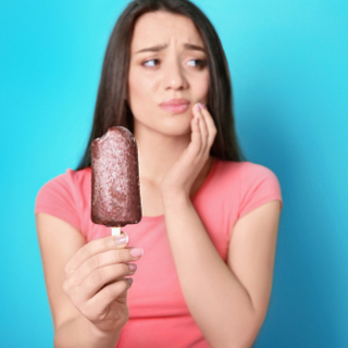 الألم والتحسس المرافق لخراج السن الألم والتحسس المرافق لخراج السن