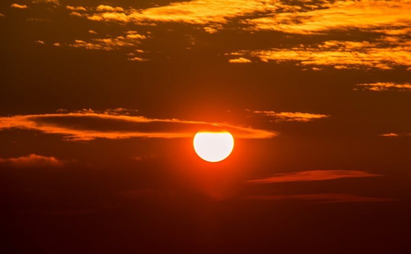 d8a7d984d8add8b1d983d8a9-d8a7d984d8b8d8a7d987d8b1d98ad8a9-d984d984d8b4d985d8b3-d8a8d8b3d8a8d8a8-825x510-2 الحركة الظاهرية للشمس بسبب