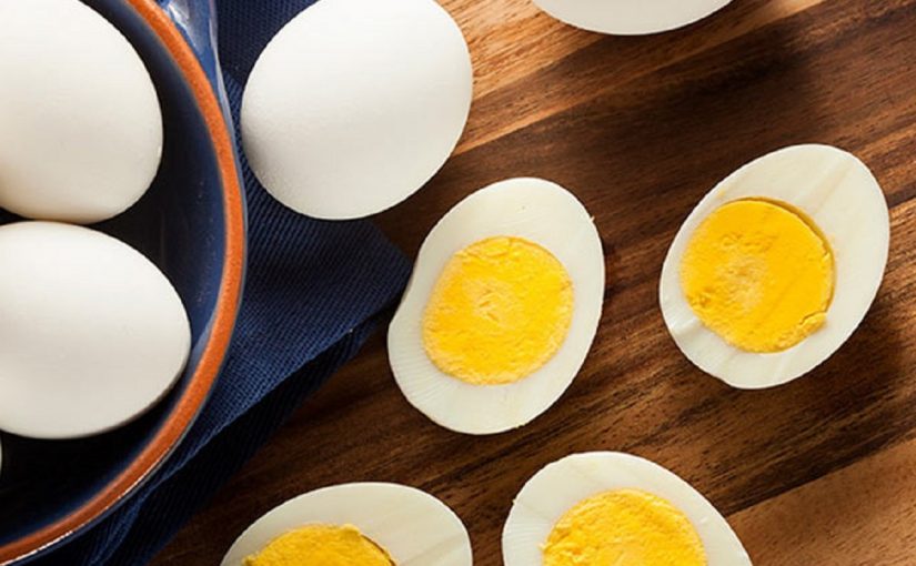 d8aad981d8b3d98ad8b1-d8a7d983d984-d8a7d984d8a8d98ad8b6-d981d98a-d8a7d984d985d986d8a7d9852-825x510-2 تفسير اكل البيض في المنام