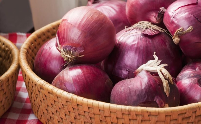 d8aad981d8b3d98ad8b1-d8a7d984d8a8d8b5d984-d981d98a-d8a7d984d985d986d8a7d985-825x510-2 تفسير البصل في المنام