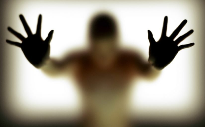 d8aad981d8b3d98ad8b1-d8a7d984d8aed988d981-d981d98a-d8a7d984d985d986d8a7d985-825x510-2 تفسير الخوف في المنام