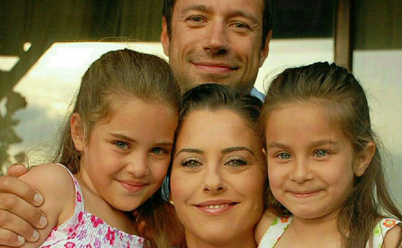 d982d8b5d8a9-d985d8b3d984d8b3d984-d8a7d983d984d98ad984-d8a7d984d988d8b1d8af-825x510-2 قصة مسلسل اكليل الورد