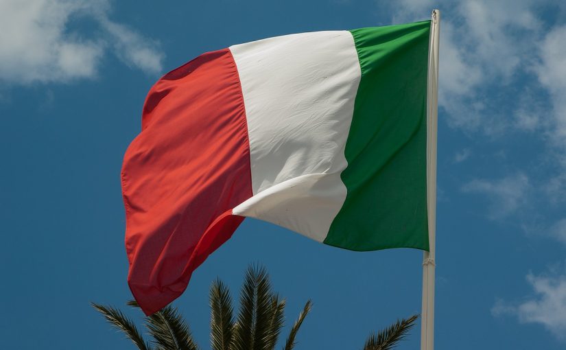 italy-2356384_1280-825x510-2 معنى الوان علم ايطاليا