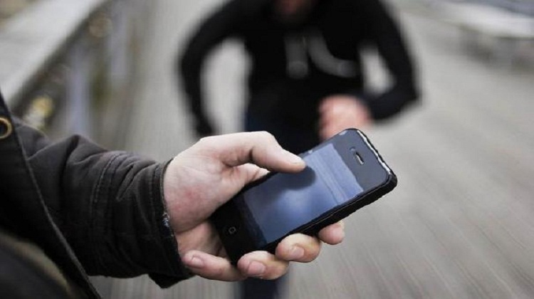 اعتقال مجرمين تخصصا في سرقة الهواتف المحمولة بمحطات الطرامواي سلا-الرباط