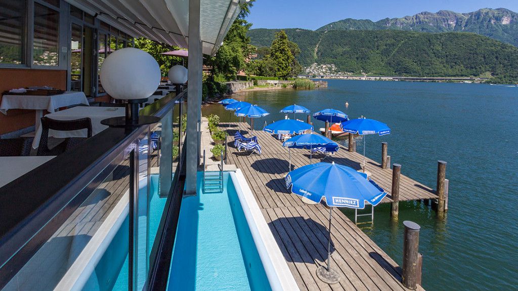 All rooms at Hotel Riviera have a balcony with superb mountain or lake views and modern facilities. En-suite bathrooms come with a bath or shower and hairdryer.