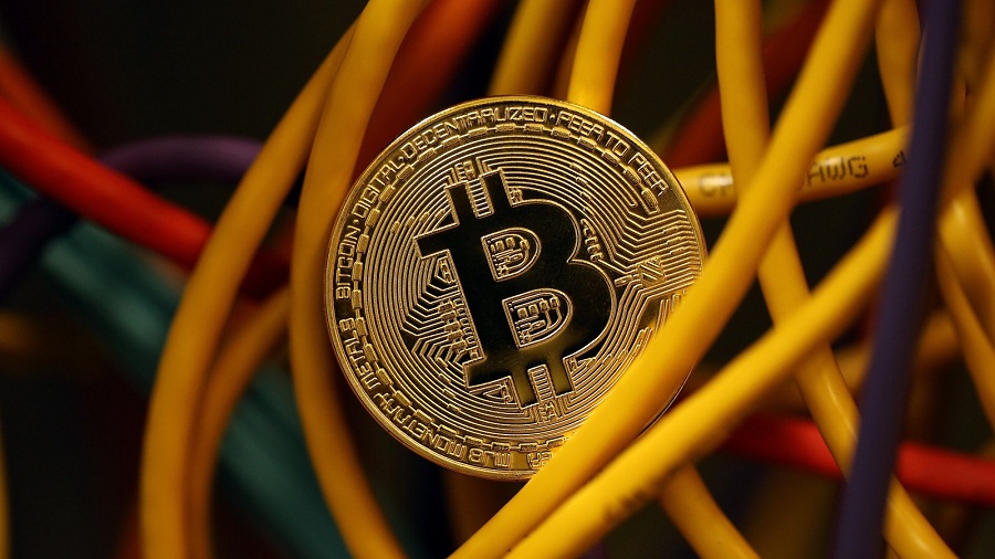 ذهبت مع صاحبها للقبر.. كلمة سر رقمية تحرم العملاء من 190 مليون دولار