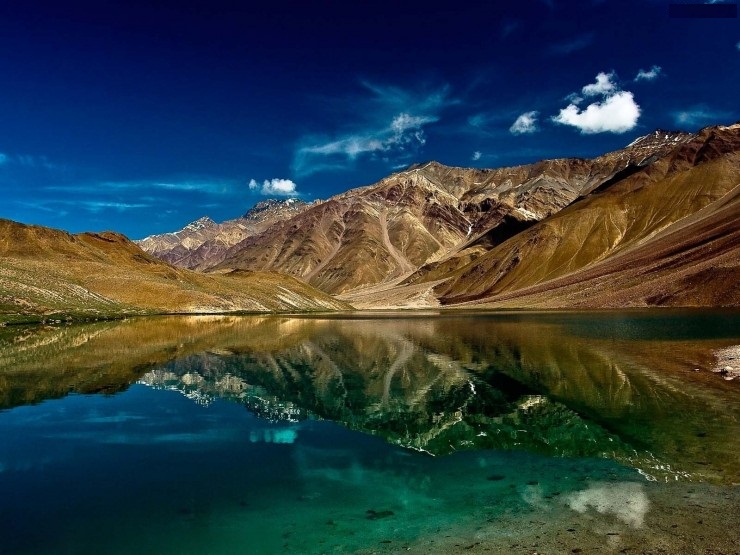 Chandra Taal The valley