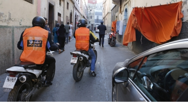 d8b4d8b1d8b7d8a9-d8afd8b1d8a7d8acd8a9-1 شرطي يسرق دراجة نارية والشرطة تلقي عليه القبض