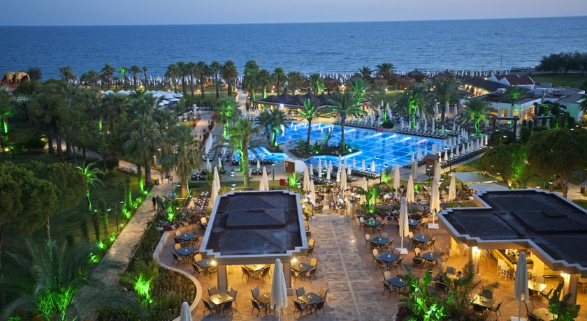 منتجع Crystal Tat Beach Golf Resort & Spa