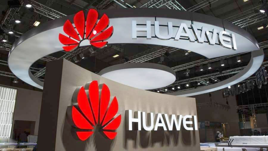 d987d988d8a7d988d98a-5 ترامب يلمح إلى احتمال تخفيف أو رفع العقوبات عن شركة "هواوي" الصينية