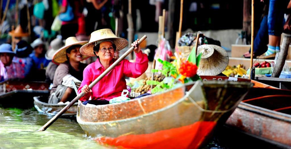 Day Trip from Bangkok to Damnoen Saduak Floating Market