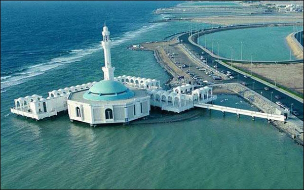 مسجد الرحمة العائم بجدة