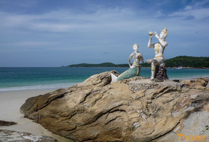 Hat Sai Kaew beach at sunrise