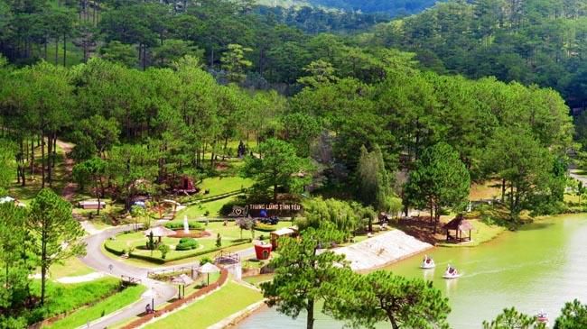 Valley of Love, tourists