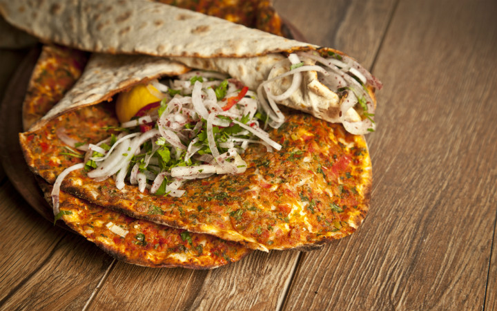 lahmacun لحم العجين