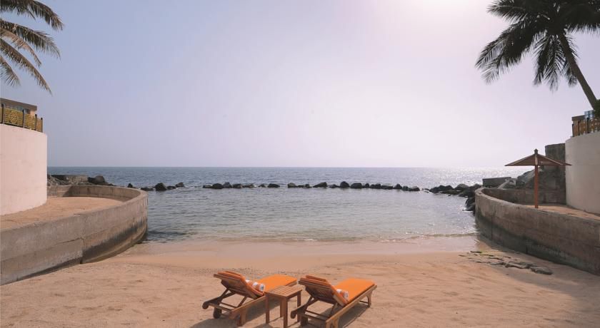 Mövenpick Resort features