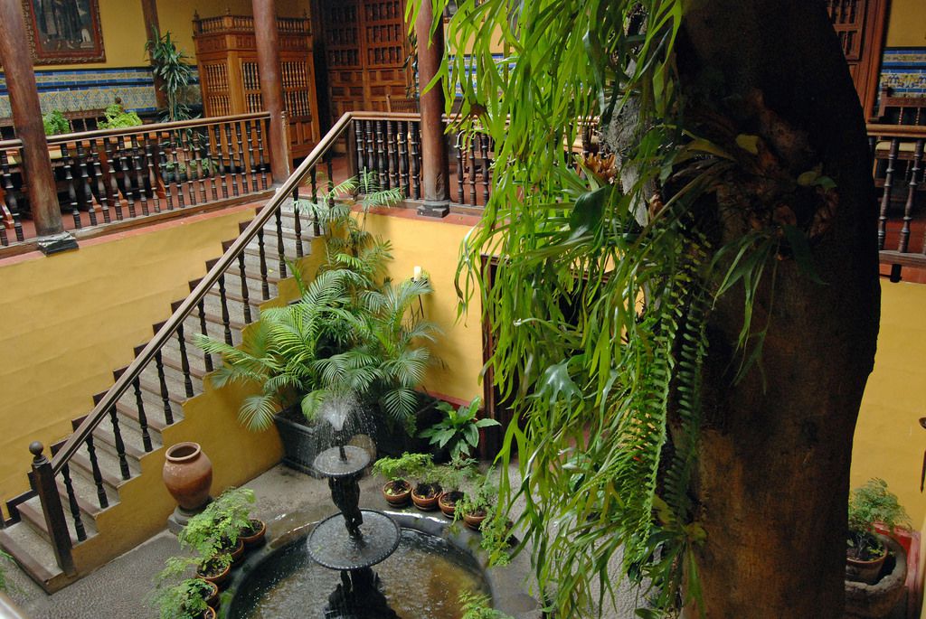 Casa Aliaga