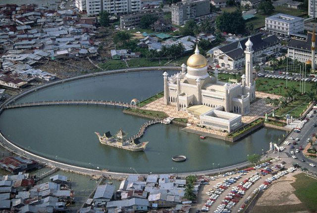 The Jame'Asr Hassanil Bolkiah Mosque