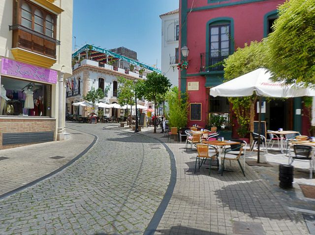 the area comprised between Jaime II Avenue and the gate