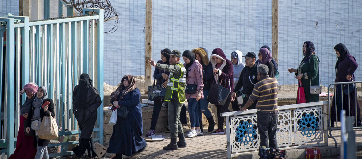 معبر مدينة سبتة مع المغرب  - سبوتنيك عربي, 1920, 08.07.2021
