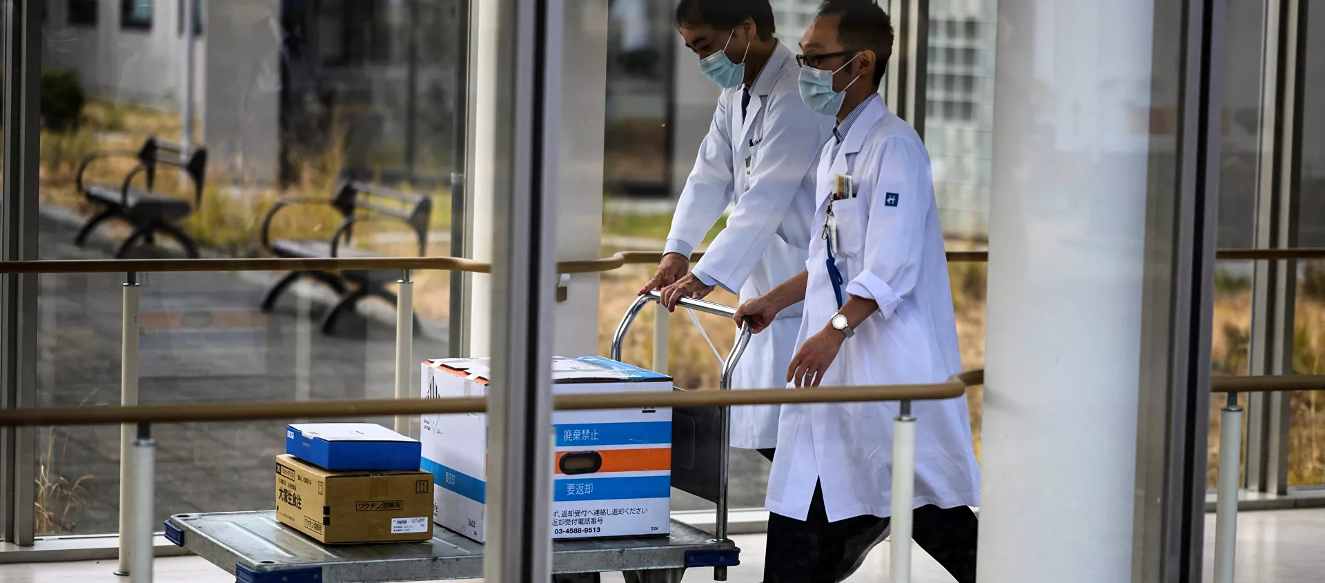 بدء حملة التطعيم واسعة النطاق ضد فيروس كورونا في اليابان، 17 فبراير 2021 - سبوتنيك عربي, 1920, 28.05.2021